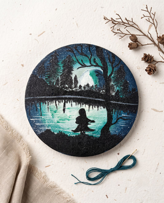 Mystical Aurora Borealis Round Canvas Painting – Cosmic Northern Lights Wall Art